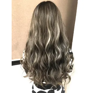 ロング カラー ネイル マツエク・マツパ 井上 一平のヘアスタイル