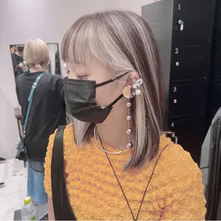 ミディアム カラー オフホワイトアンドなんば所属・福西 洋斗のヘアスタイル