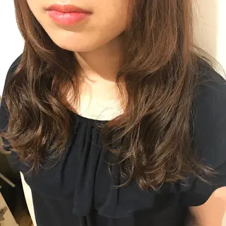 ミディアム 庄司 美佑樹のヘアスタイル