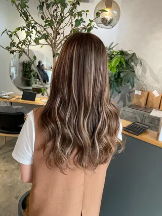 ロング 岸川 恭子のヘアスタイル