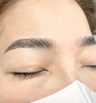 アイブロウ LiIy SAKIのマツエク・マツパデザイン