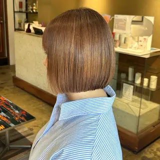 ショート ココナ./ 艶っぽカラーのヘアスタイル