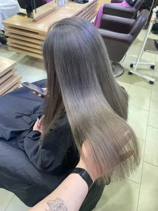 ロング カラー レイヤー／マツエク 💋𝑨𝑵𝑵𝑨のヘアスタイル