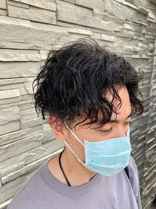 ショート パーマ メンズ 塩谷黎✨ブリーチ無W カラーメンズパーマ✨のヘアスタイル