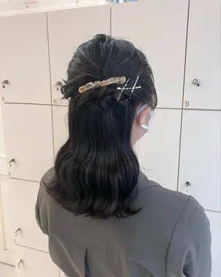 ミディアム 前髪/顔周り/透明感 艶カラーとどさんのヘアスタイル