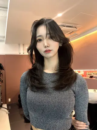 ロング 海野翔吾🇨🇳 ワンホンレイヤーのヘアスタイル