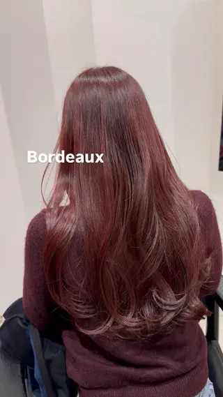 ミディアム ブリーチなしカラー/ 顔周りレイヤーのヘアスタイル