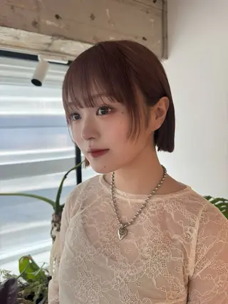 ショート カラー 小顔カット/地毛風 縮毛矯正🤍茉青のヘアスタイル