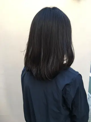 ミディアム カラー THE DAY所属・AKI HASHIMOTOのヘアスタイル