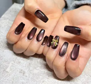 ネイル ロエ所属・Lowé いちごのネイルデザイン