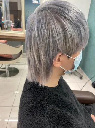 カラー 秋葉原オタク向け美容室OFF-KAi!!所属・渡部凌我 小顔ウルフ ハイトーンカラーのヘアスタイル