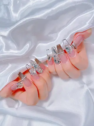 ネイル LEELA NAIL STUDIO所属・LEELA NAIL STUDIOのネイルデザイン