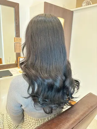 カラー 山本 詩織のヘアスタイル