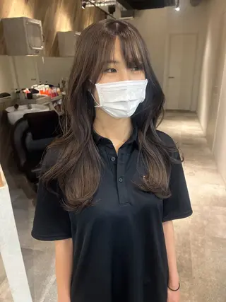 ミディアム カラー AILEE所属・ウルフカット レイヤーカット上柿のヘアスタイル