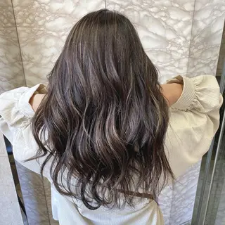 セミロング Steelo  渋谷所属・✴︎赤み除去カラー daichi✴︎のヘアスタイル