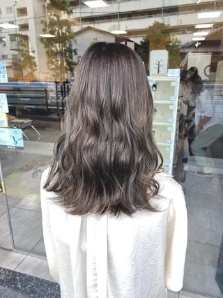 セミロング カラー ヘアアレンジ HAIRSALONLOOP所属・川上 麻梨阿のヘアスタイル