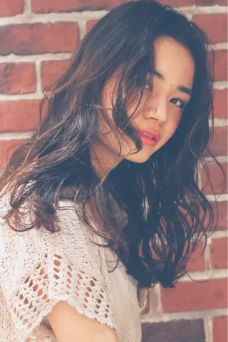 セミロング さかい なつみのヘアスタイル