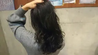 セミロング パーマ カラー 小田川 竜也のヘアスタイル