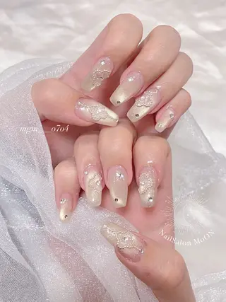 MoON...❤︎ MeGuのネイルデザイン