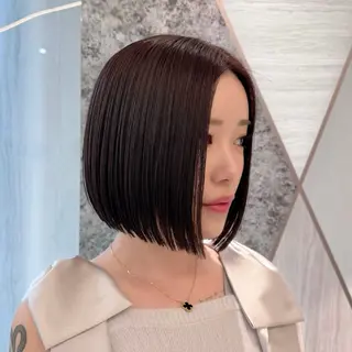 ミディアム foto所属・𝐁𝐋𝐔𝐄𝐓 /カット特化/新宿のヘアスタイル