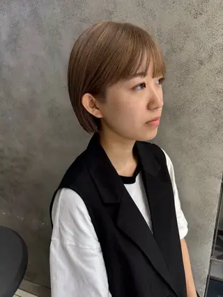 ショート カラー ヘアアレンジ ボブ/透明感ベージュ 🫧クルミ🌟のヘアスタイル