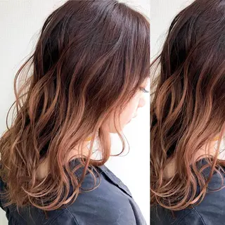 ミディアム カラー JuNブリーチに 縮毛矯正するプロのヘアスタイル