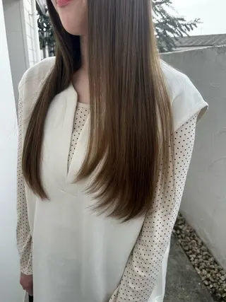 カラー 末廣 結音のヘアスタイル