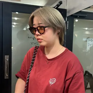 ショート カラー ✨うる艶/ブリーチ✨ 𝓡𝒖𝓷𝐚💋のヘアスタイル