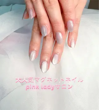 ネイル pink ladyサロン所属・べ にのネイルデザイン