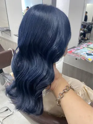 ミディアム カラー AIRI layer cut hairのヘアスタイル