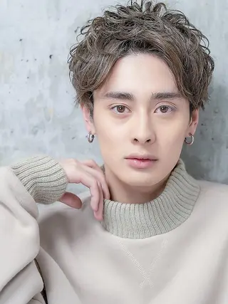 NISHIKAWA SHOTAのヘアスタイル