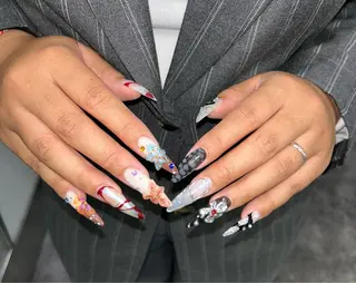 ネイル キラキラオメメ JULIのネイルデザイン