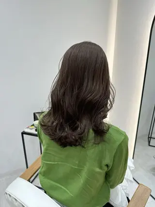 ロング カラー 赤み消し/オリーブ カーキ/福田れんのヘアスタイル