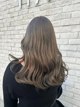 セミロング カラー ハイトーンカラー シールエクステのヘアスタイル