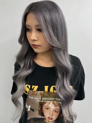 ロング カラー 𝙃𝘼𝙍𝙐🎀 韓国×エクステのヘアスタイル