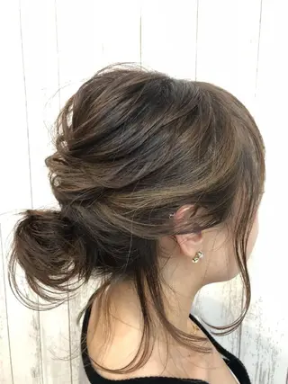ミディアム ヘアアレンジ Hair's RooMのヘアスタイル