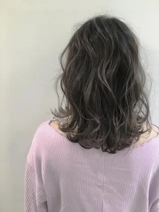 ミディアム due hair 京都駅前店 MILBON オージュア認定サロン【デューヘアー】所属・ハイトーンブリーチ 土坂 由志【京都】のヘアスタイル