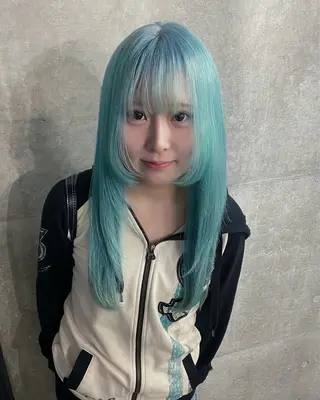 ロング カラー 🍭ハイトーン/ デザインカラー🦄のヘアスタイル