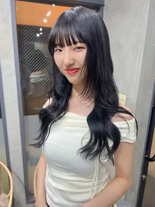 ロング カラー YUI ハイトーンカラーのヘアスタイル