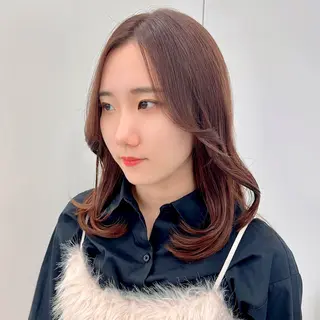 ミディアム カラー ブリーチなし/レイヤ ー特化🌈Tommyのヘアスタイル