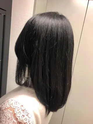 ミディアム 美髪/髪質改善 レイヤー/透けカラーのヘアスタイル