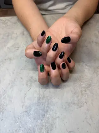 ネイル シンプリーワン 渋谷店🪄MOENAのネイルデザイン