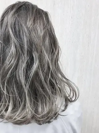 ミディアム カラー BOX mico.のヘアスタイル