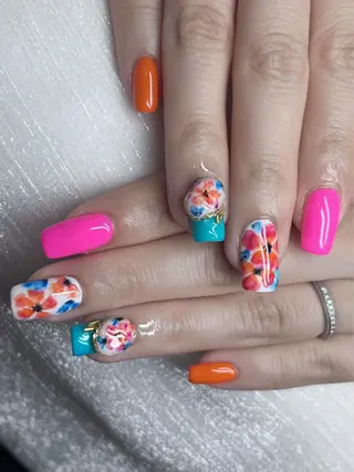 ネイル Ui_Amor (パラジェル)のネイルデザイン