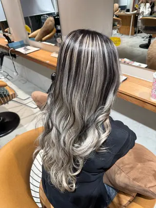 ロング 井手上 陽菜のヘアスタイル