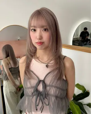 ロング レイヤーカット ベージュ/KANAのヘアスタイル