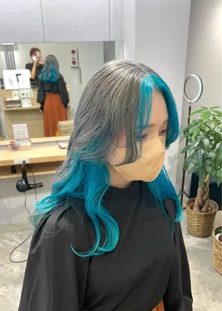 セミロング カラー SALOWIN柏Suite所属・ブリーチ毛の縮毛矯正 ハイトーン/岡本智樹のヘアスタイル