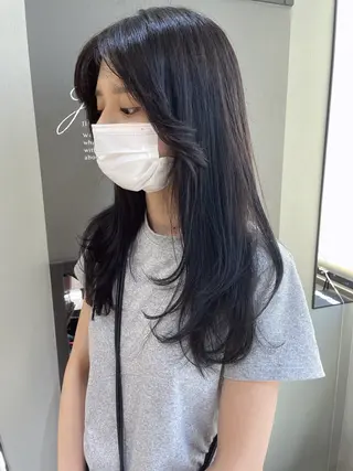 ロング カラー AIRI layer cut hairのヘアスタイル