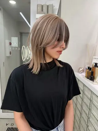 ミディアム ハイトーンボブ Mizuki.のヘアスタイル