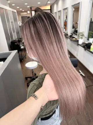 ロング _White広島所属・バレイヤージュ 隅中秀弥のヘアスタイル